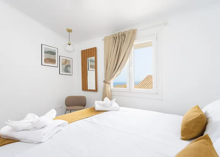 Dom wakacyjny Home2book Coastal Chic Apt, Huge Private Terrace