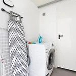 Home2book Coastal Chic Apt, Huge Private Terrace كانديلاريا