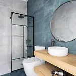 Home2book Coastal Chic Apt, Huge Private Terrace كانديلاريا