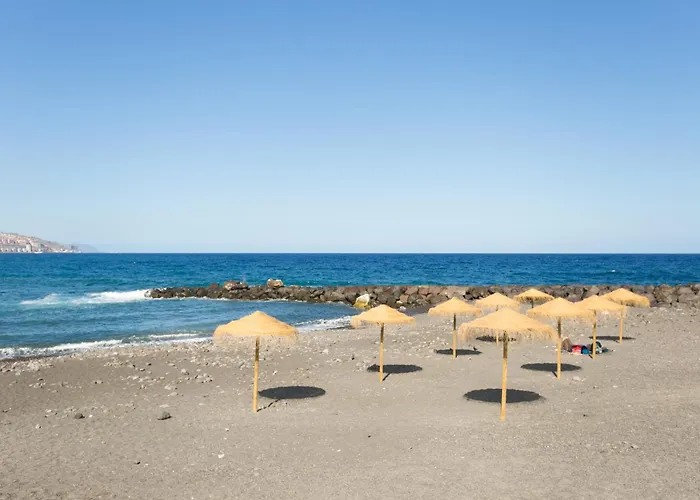 Home2book Coastal Chic Apt, Huge Private Terrace