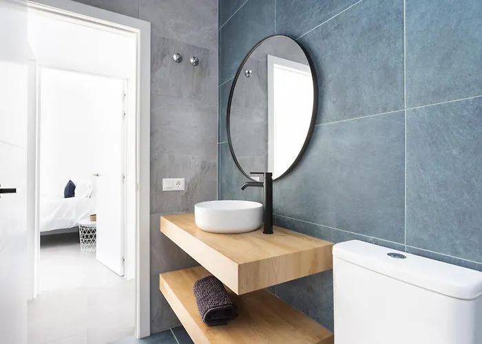 Home2book Coastal Chic Apt, Huge Private Terrace בית נופש