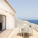 Home2book Coastal Chic Apt, Huge Private Terrace Ferienhaus