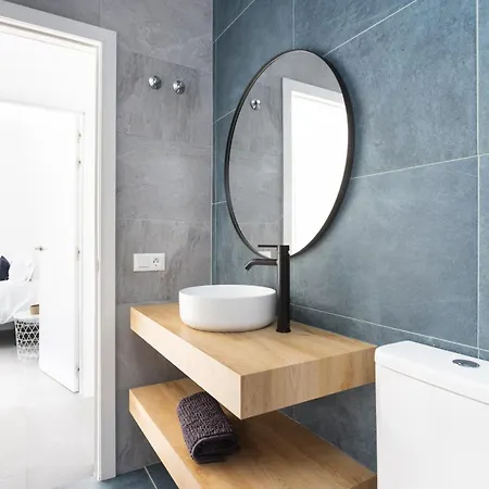 Home2book Coastal Chic Apt, Huge Private Terrace בית נופש