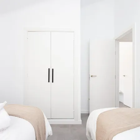 Home2book Coastal Chic Apt, Huge Private Terrace Ferienhaus