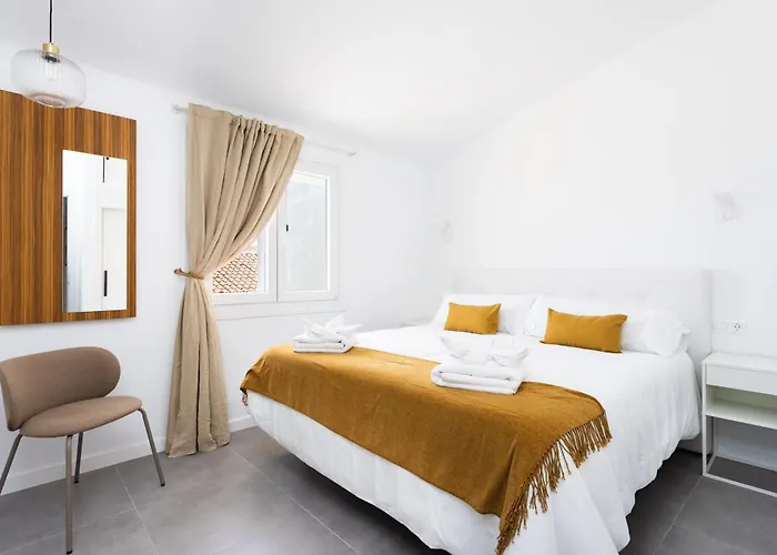 Home2book Coastal Chic Apt, Huge Private Terrace Tatil Evi