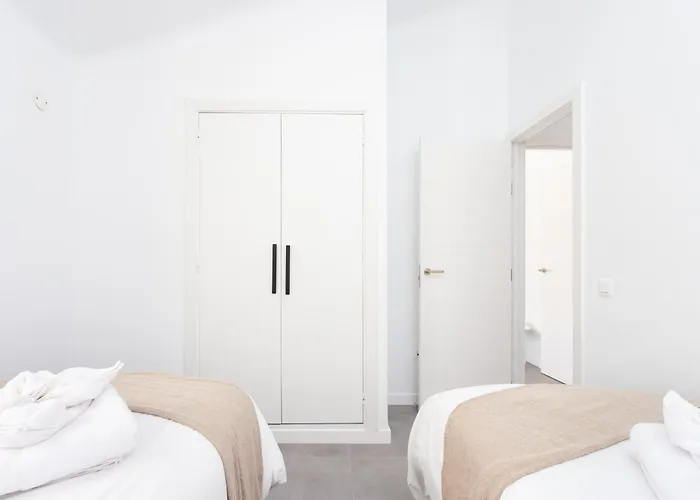 Home2book Coastal Chic Apt, Huge Private Terrace Tatil Evi