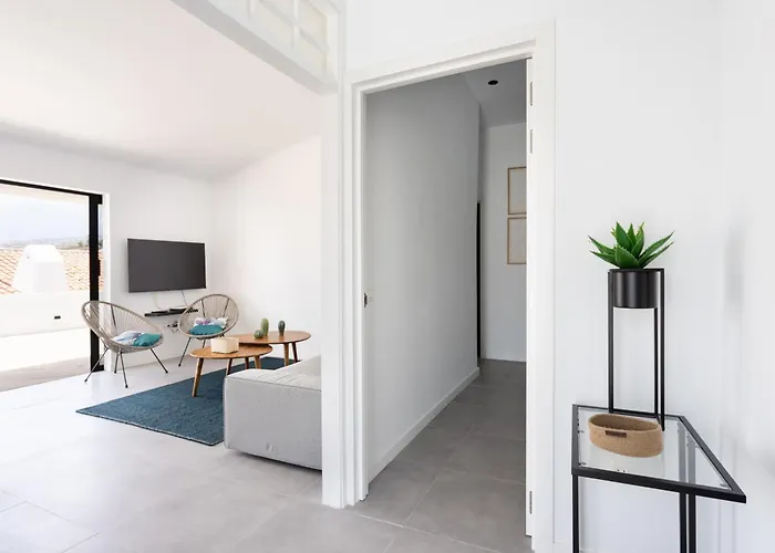 Home2book Coastal Chic Apt, Huge Private Terrace Casa vacanze *